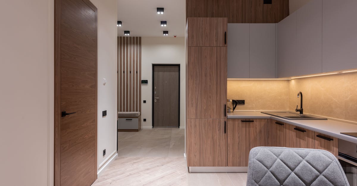 découvrez comment vivre séparément en préservant une relation harmonieuse : conseils, témoignages et astuces pour réussir le 'living apart' en couple ou en famille.