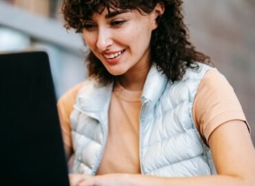 découvrez la portabilité : la capacité d’un produit ou service à être facilement transporté, utilisé sur différents appareils ou transféré d’un environnement à un autre. idéal pour ceux qui recherchent flexibilité et mobilité.