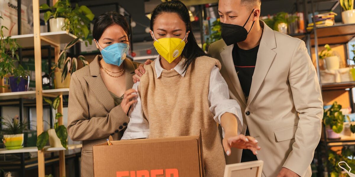 découvrez la signification de la redondance, ses impacts dans différents domaines comme la technologie, le langage ou le travail, ainsi que des exemples concrets et des conseils pour mieux la gérer au quotidien.