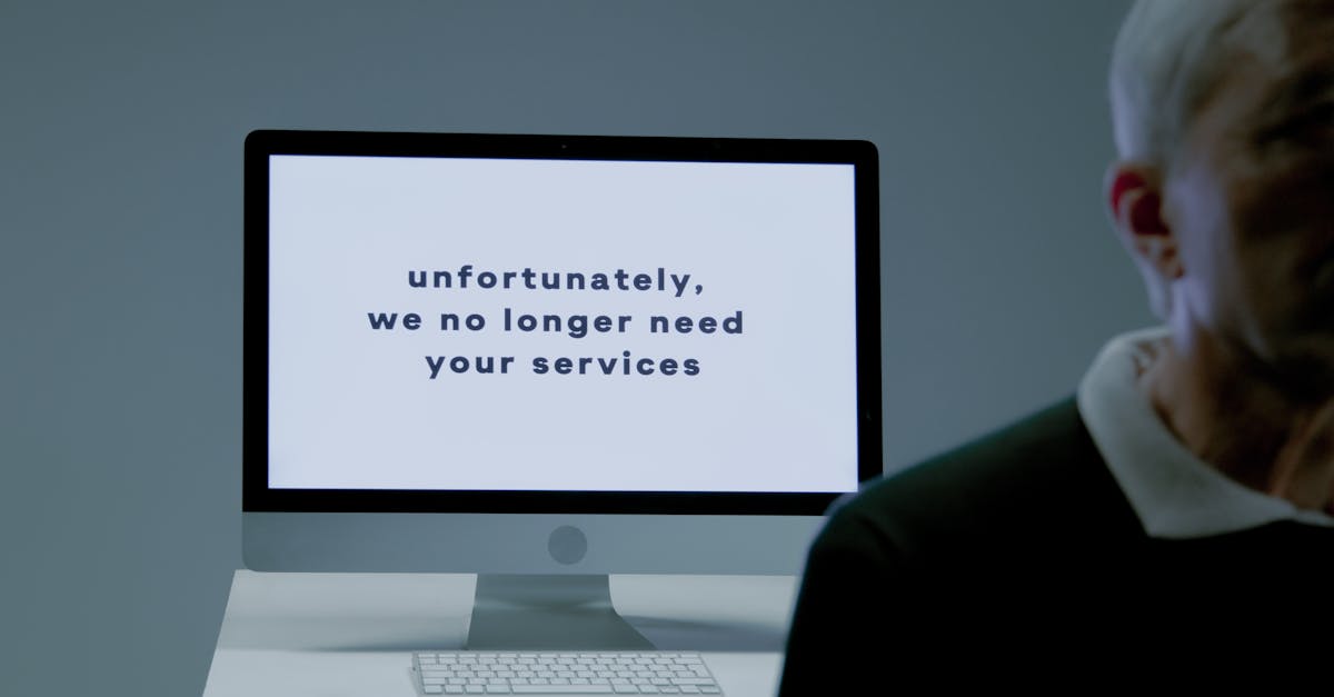 découvrez la signification de la redondance, ses implications dans différents domaines comme l’informatique, le travail et l’ingénierie, ainsi que ses avantages et inconvénients pour optimiser vos systèmes et processus.