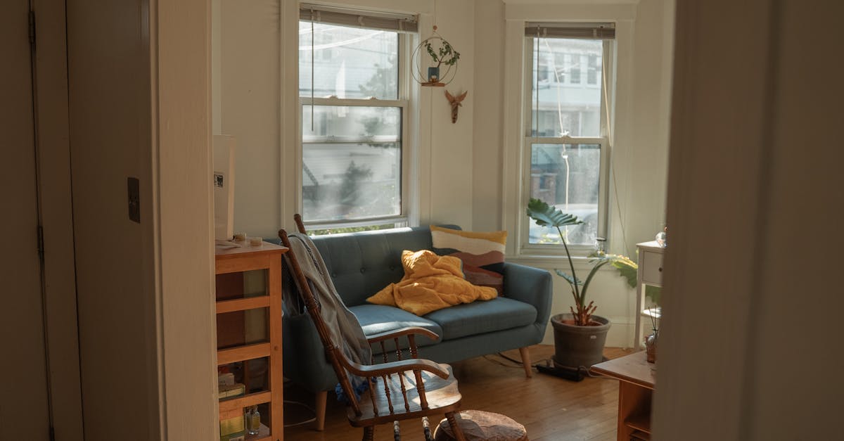 découvrez tout ce qu'il faut savoir sur la saisie de meubles : causes, procédures légales et conseils pour protéger vos biens.