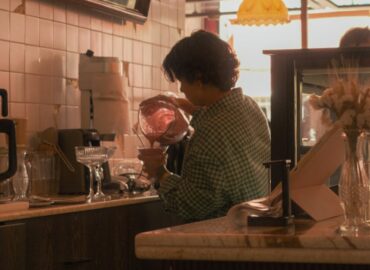 découvrez comment l'espionnage en milieu professionnel peut impacter la sécurité, la confidentialité des données et la productivité des entreprises. conseils pratiques pour prévenir et détecter l'espionnage au travail.